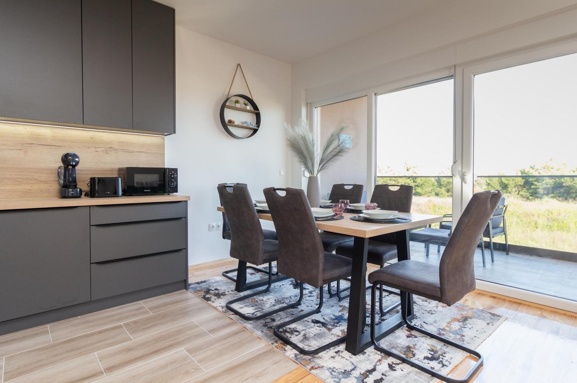 Modern And Spacious Apartment Helena Near The Beach Привлака Екстериор снимка