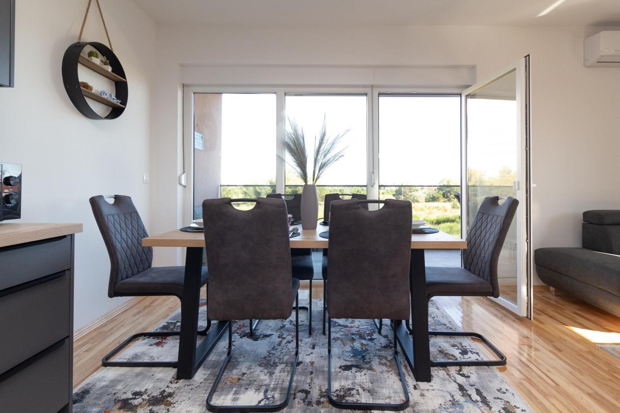 Modern And Spacious Apartment Helena Near The Beach Привлака Екстериор снимка