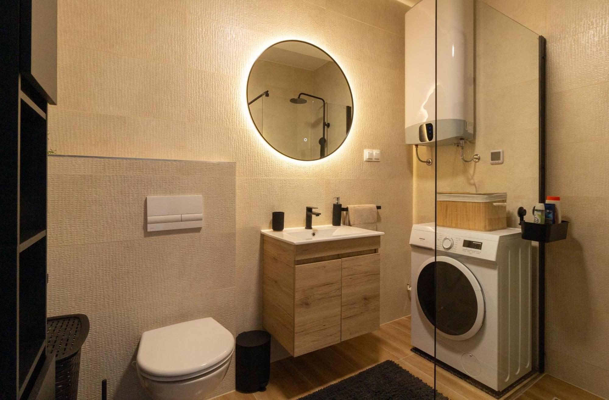 Modern And Spacious Apartment Helena Near The Beach Привлака Екстериор снимка